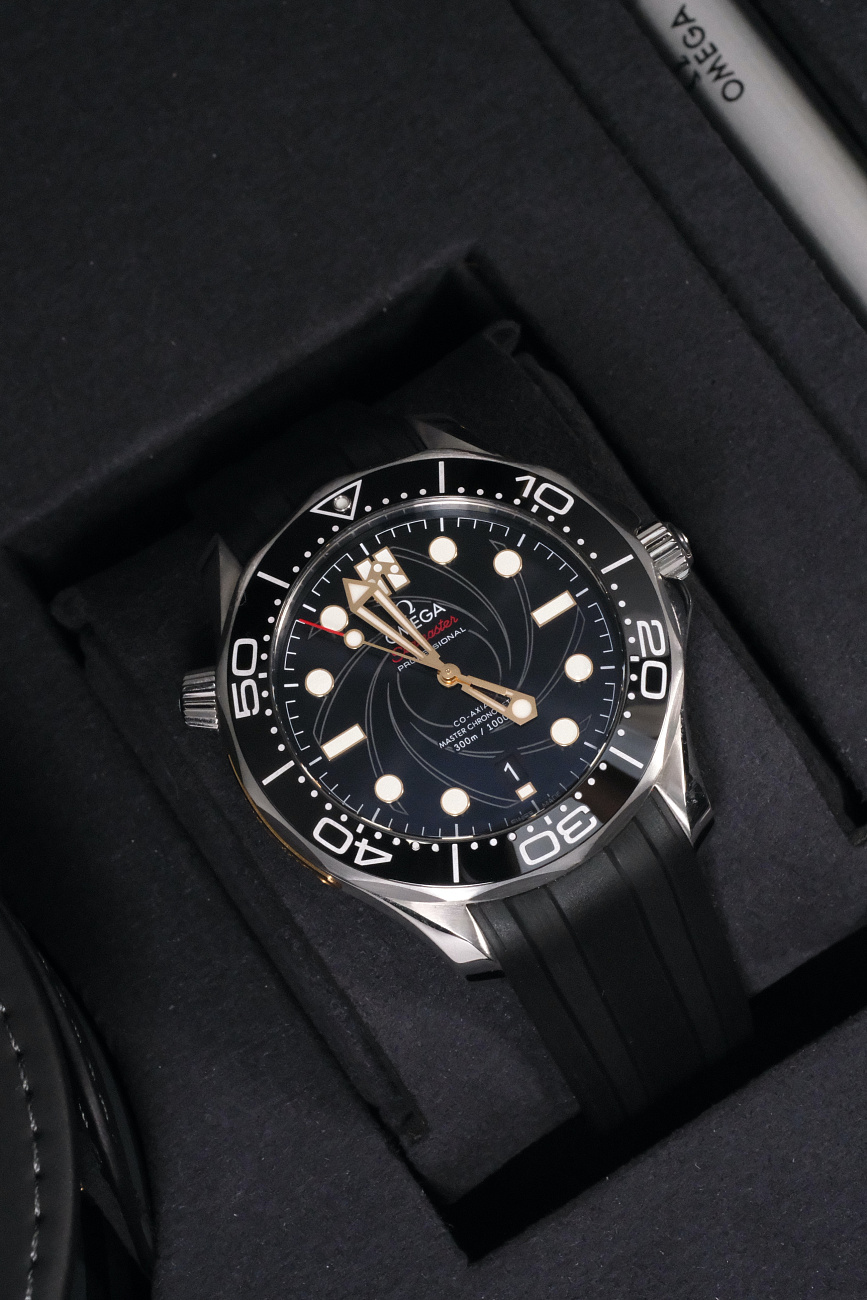 Часы Omega  Seamaster 300M James Bond Limited Edition  210.22.42.20.01.004