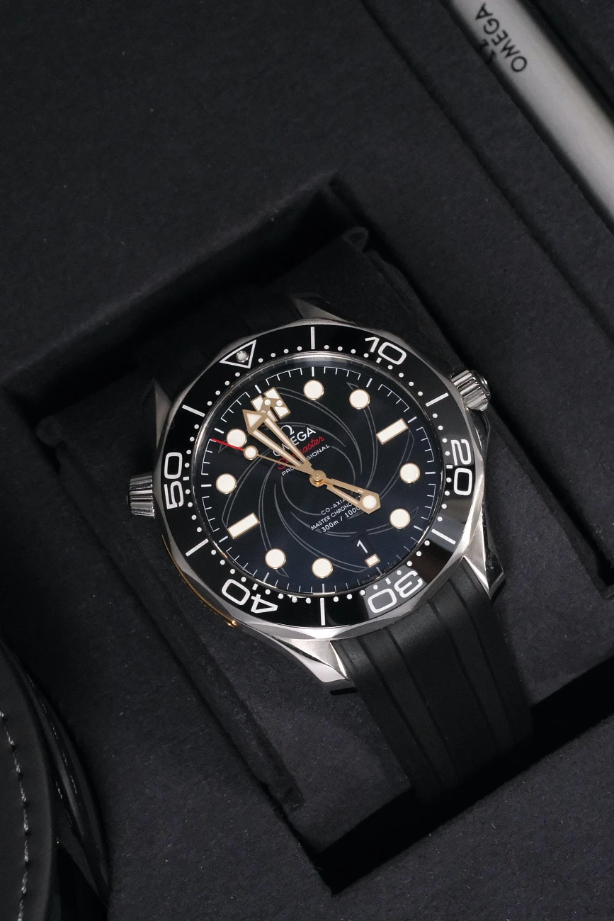 Часы Omega  Seamaster 300M James Bond Edition  21022422001004