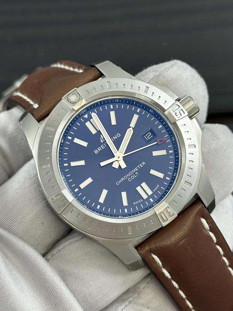 Часы Breitling  Breitling Colt Automatic Steel  A17388101C1X2
