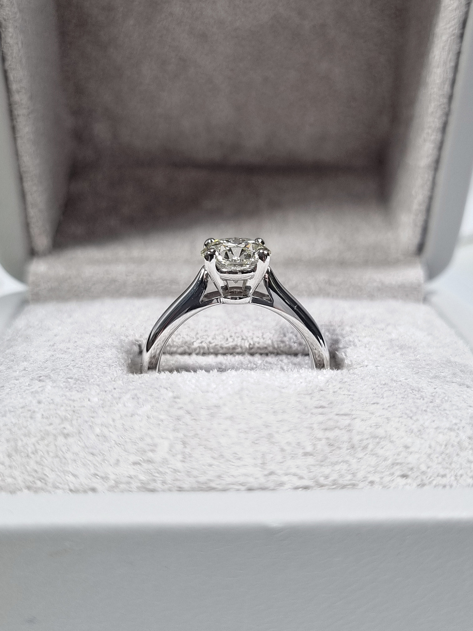 Украшение GIA  Кольцо С Бриллиантом 1,60 Ct. K/Si1 (3 Excellent)   