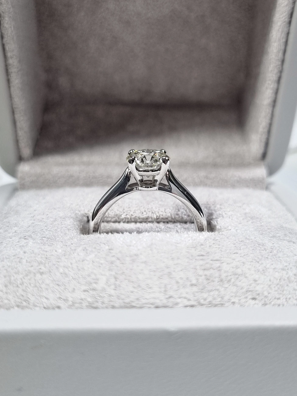 Украшение GIA  Кольцо С Бриллиантом 1,60 Ct. K/Si1 (3 Excellent)   