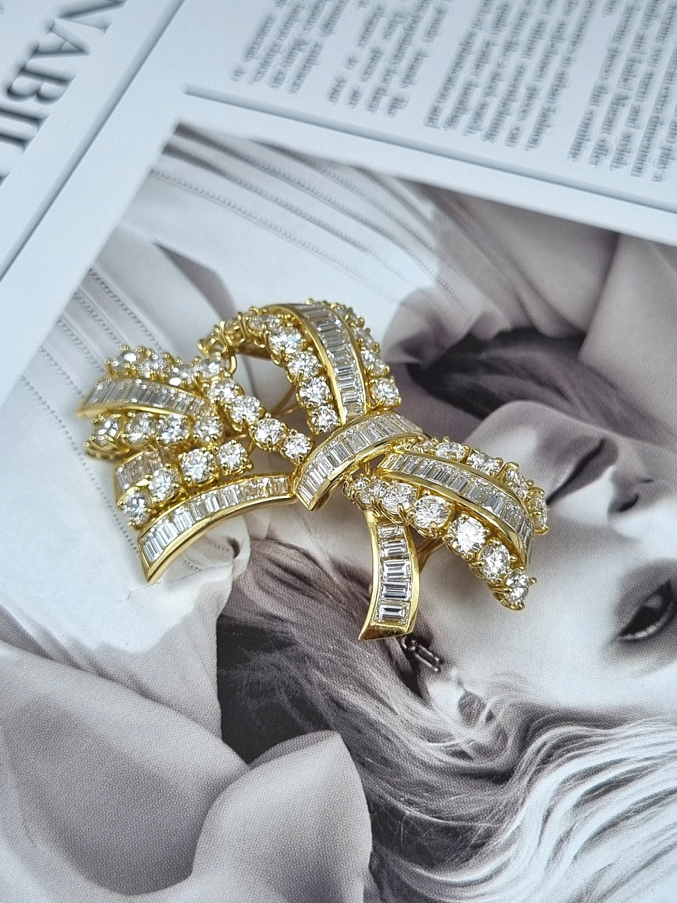 Украшение No Name  Брошь с бриллиантами 11,06 ct.   