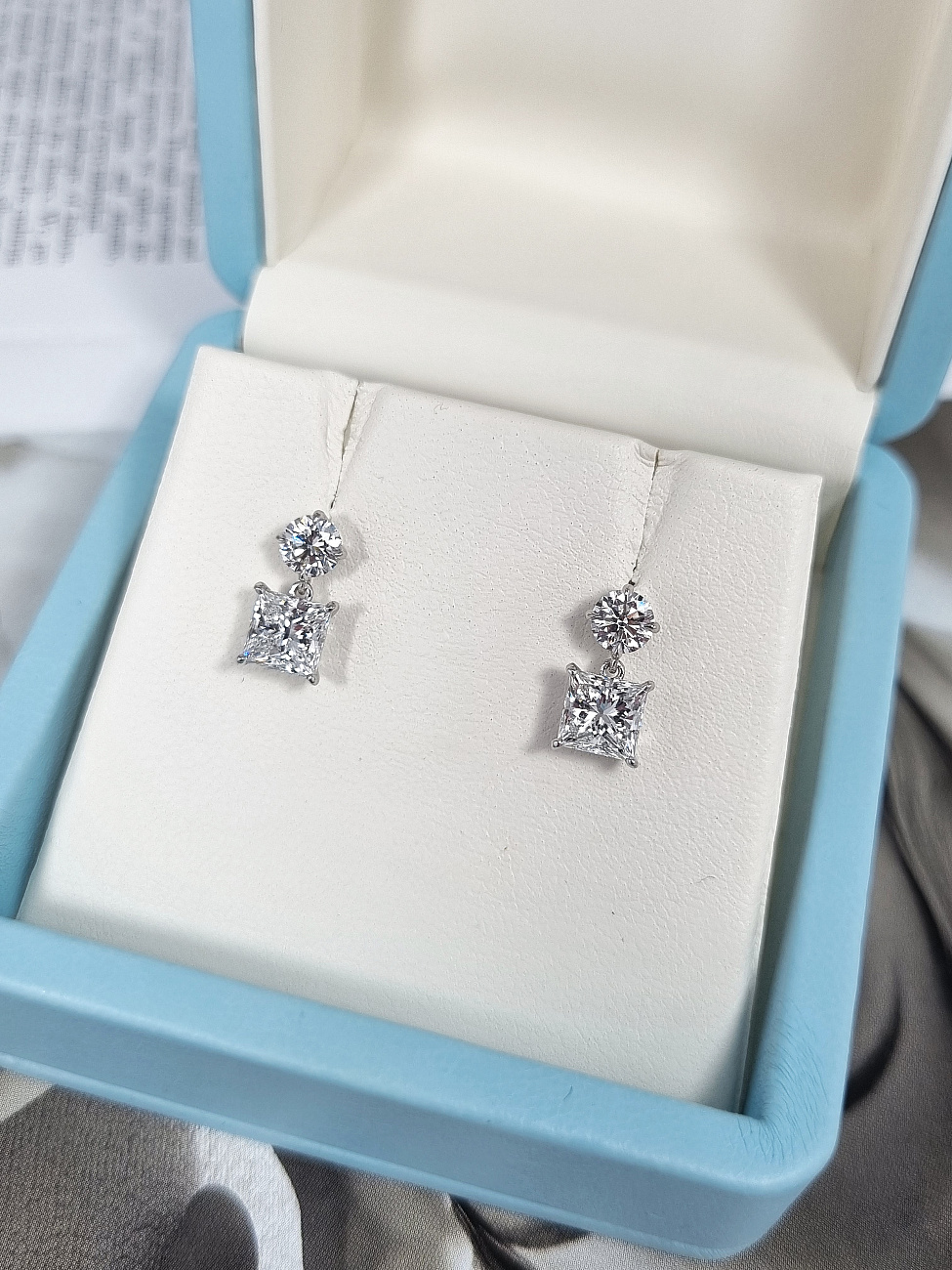 Украшение GIA  Серьги с бриллиантами "Princess Cut"   