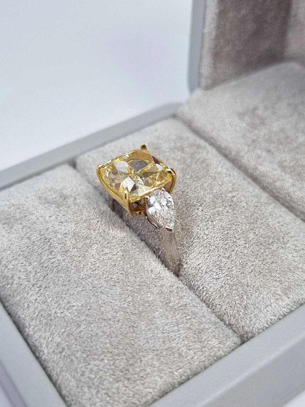 Украшение GIA  Кольцо С Бриллиантом 7,50 Ct. Fby/Si1   