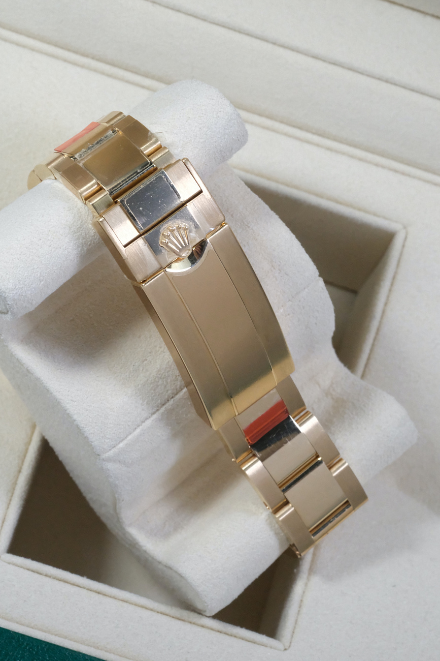 Часы Rolex  Submariner Yellow Gold Blue Discontiniued (Новые В Пленках)  116618LB