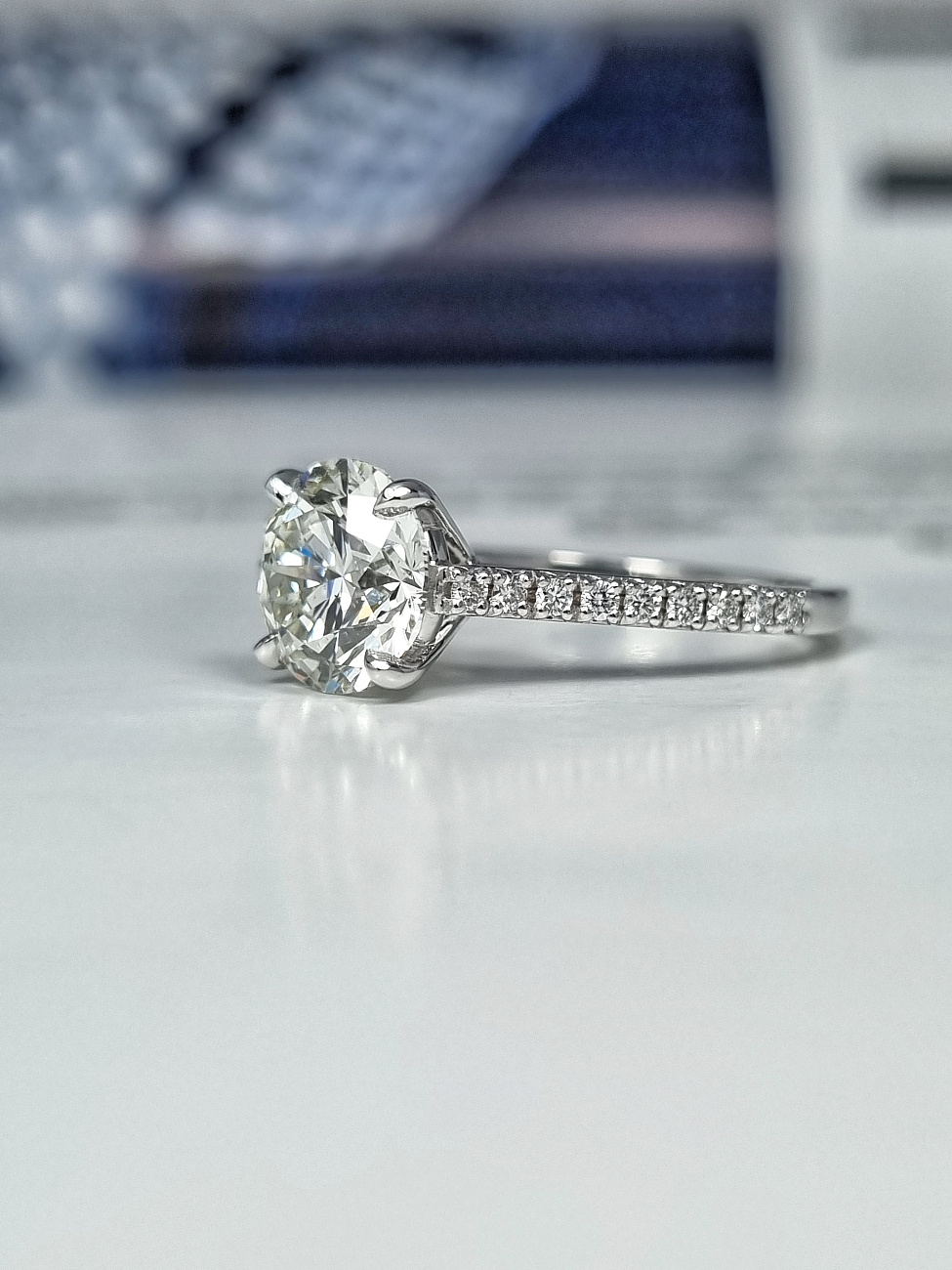 Украшение GIA  Кольцо с бриллиантом 2,11 ct. J/Si1 (3 Excellent)   