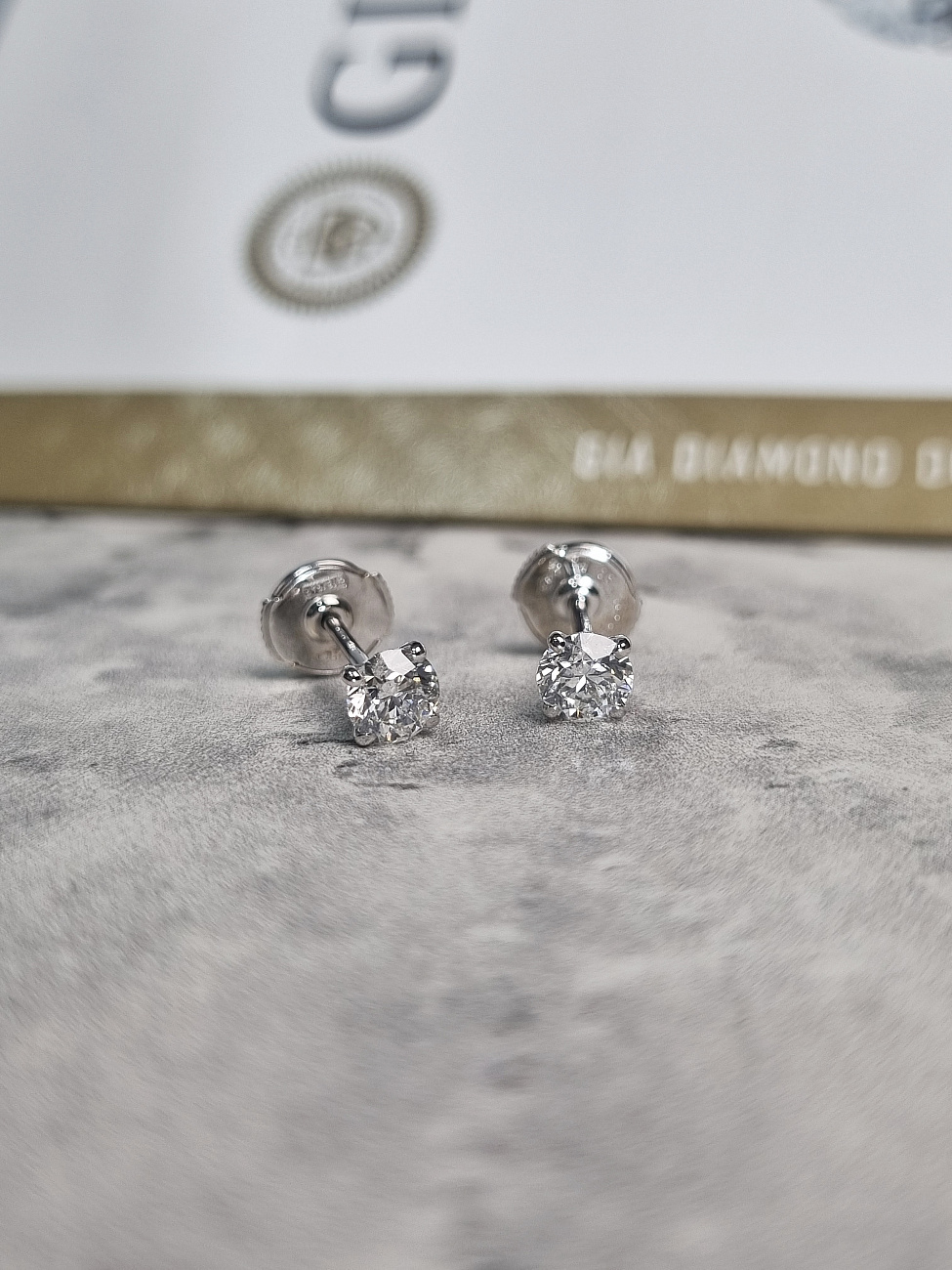 Украшение NO NAME  Серьги 0,51/0,51 Ct. G/Vs1   