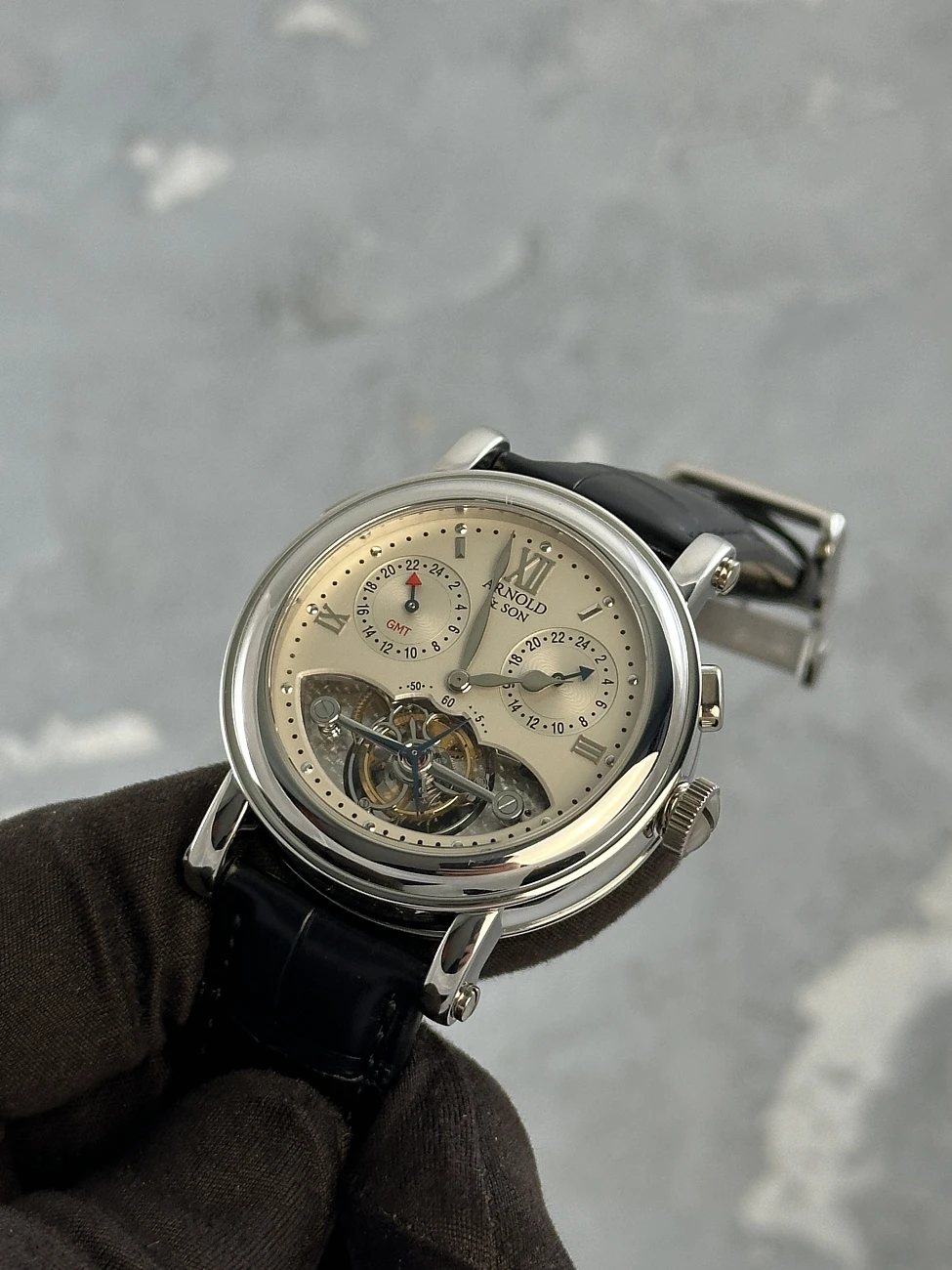 Часы Arnold &amp; Son  Tourbillon 3 Time Zone Gmt Limited 10Pc  1T1AW.S01A.C01B