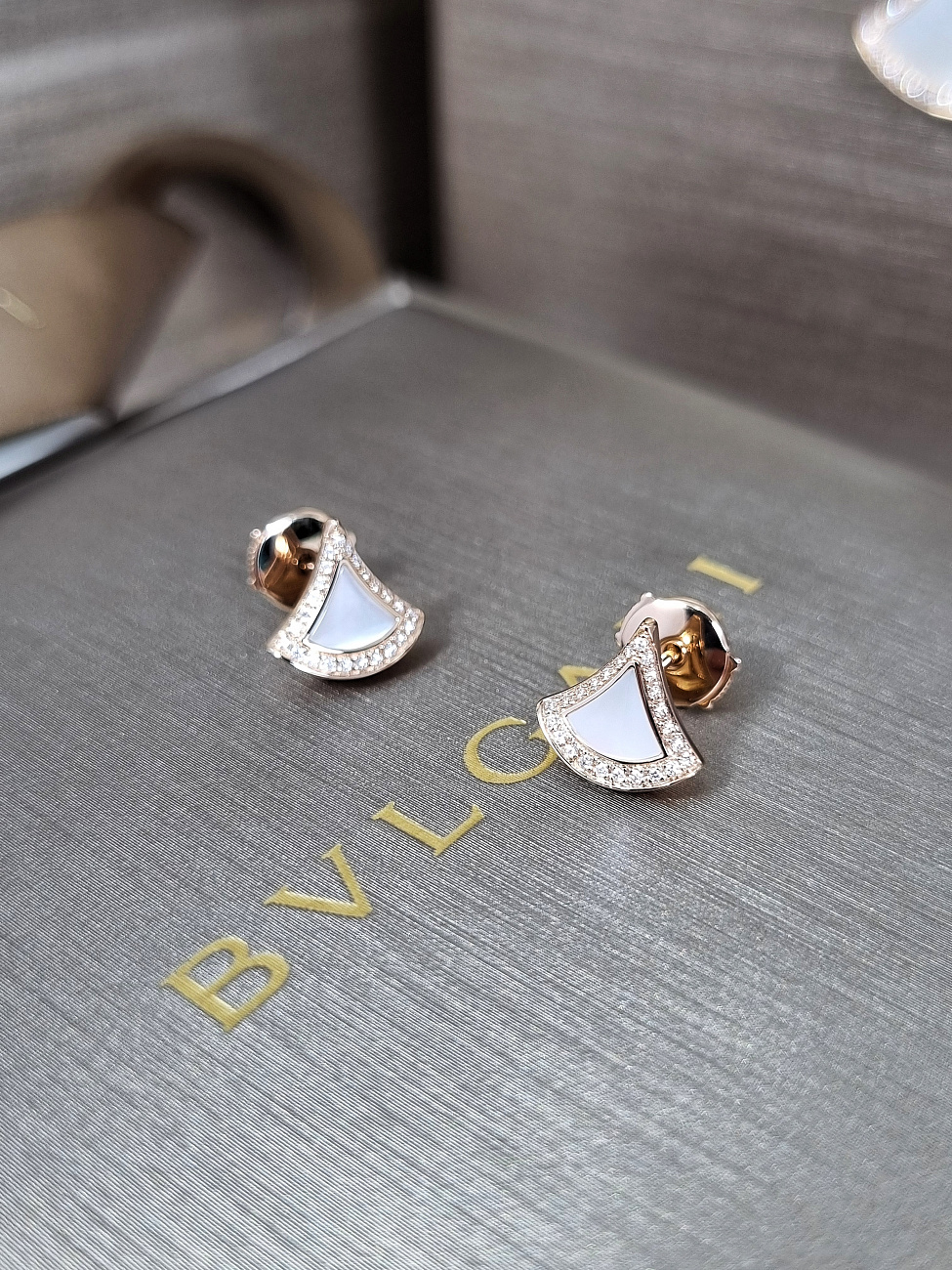 Украшение Bvlgari  Divas’ Dream Earrings  358899 