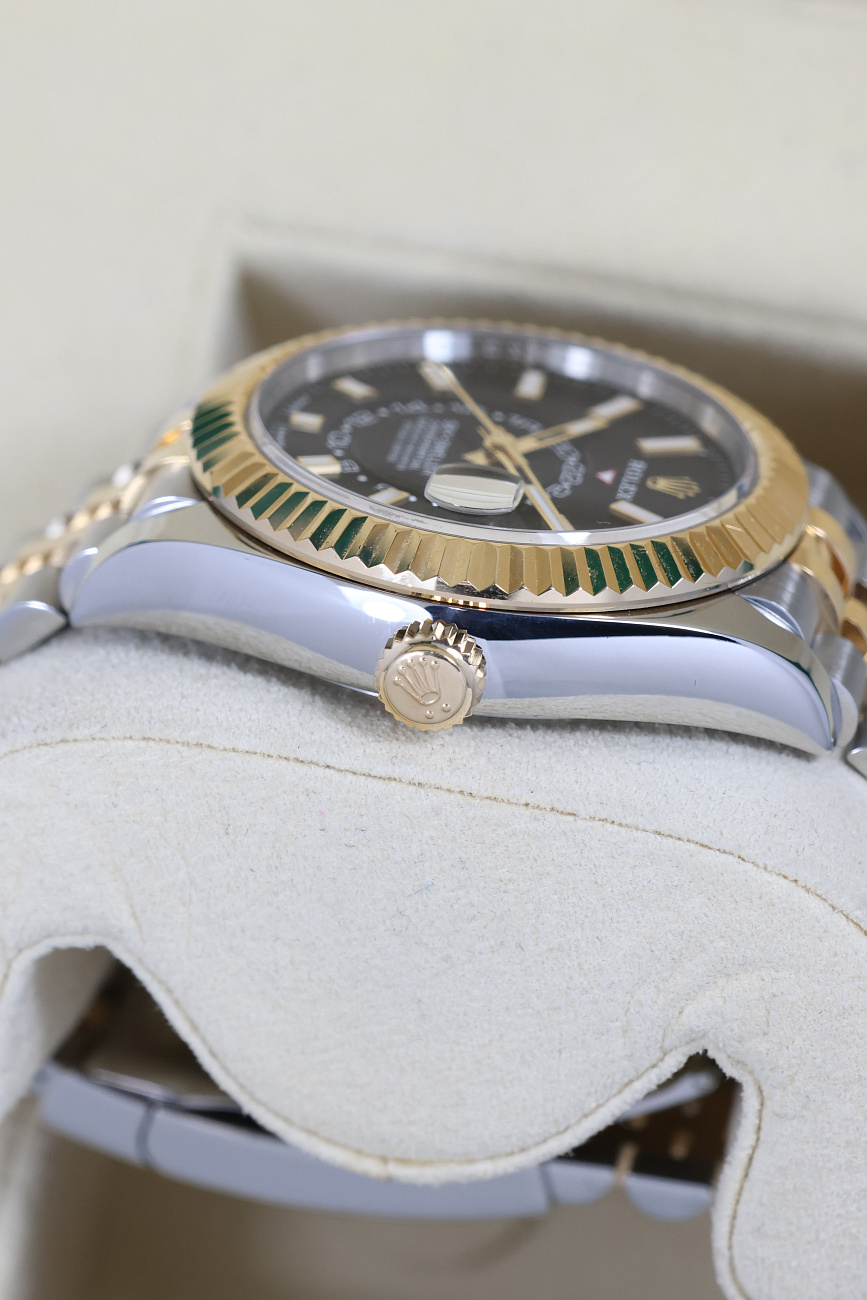 Часы Rolex  Sky-Dweller 42Mm Steel And Yellow Black Dial  336933