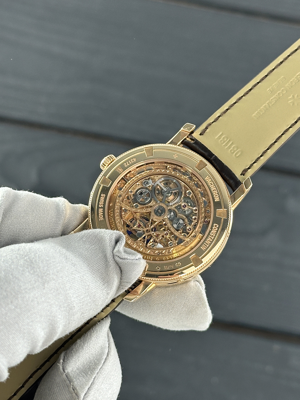 Часы Vacheron Constantin  Vacheron Constantin Traditionnelle Perpetual Calendar Openworked  43172/000R-9241