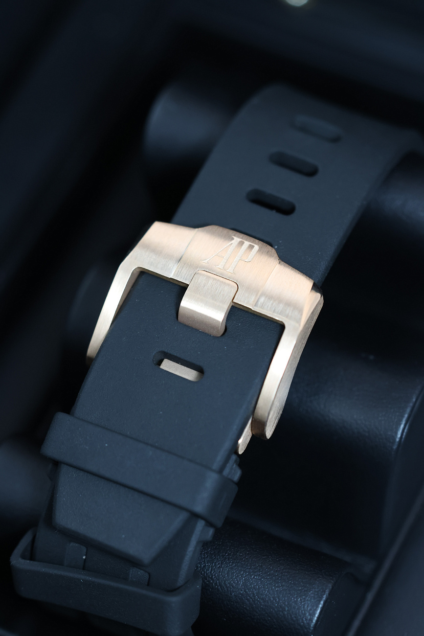 Часы Audemars Piguet  Royal Oak Offshore Selfwinding Chronograph Rose Gold And Ceramic 43 mm  26420RO.OO.A002CA.01