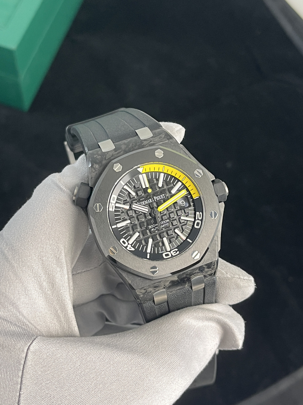 Часы Audemars Piguet  Royal Oak Offshore Diver  15706AU.00.A002CA.01
