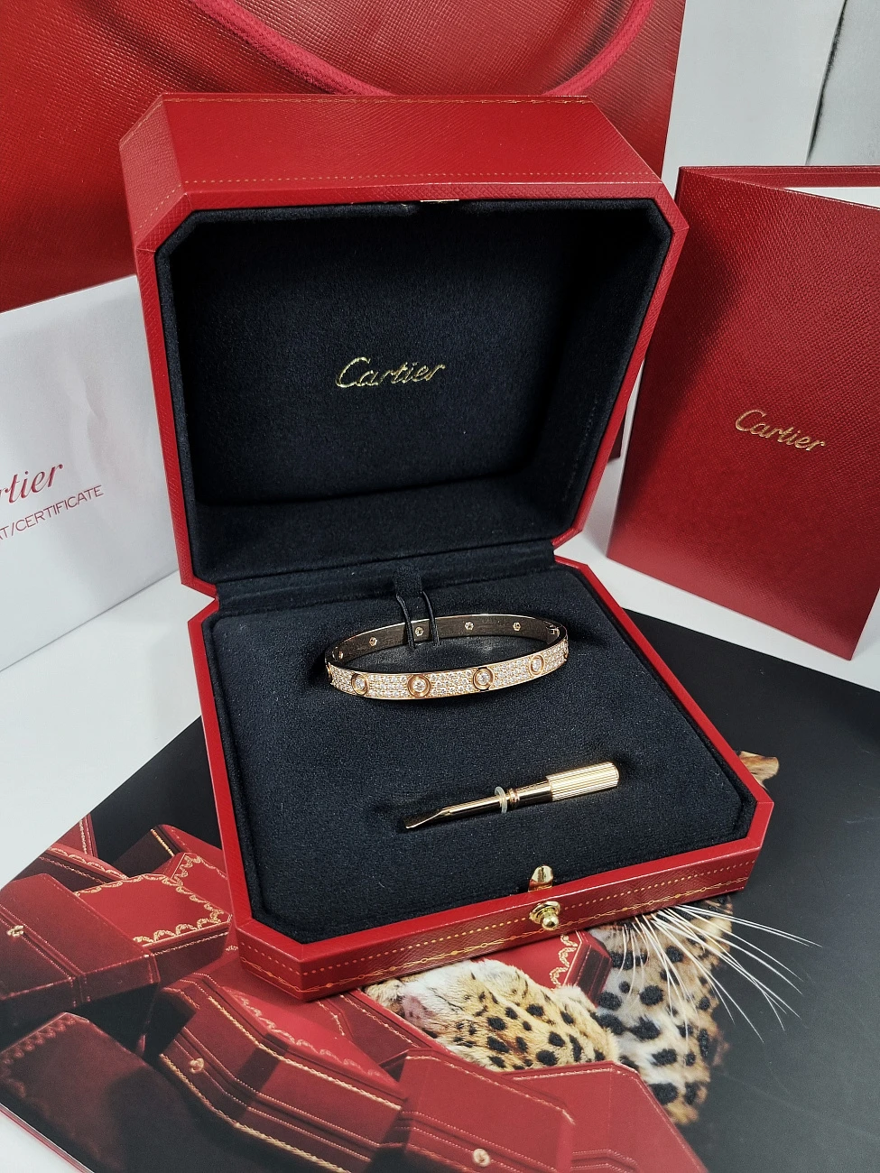 Украшение Cartier  Love Bracelet, Classic Model, Paved, 10 Diamonds  CRN6727217 