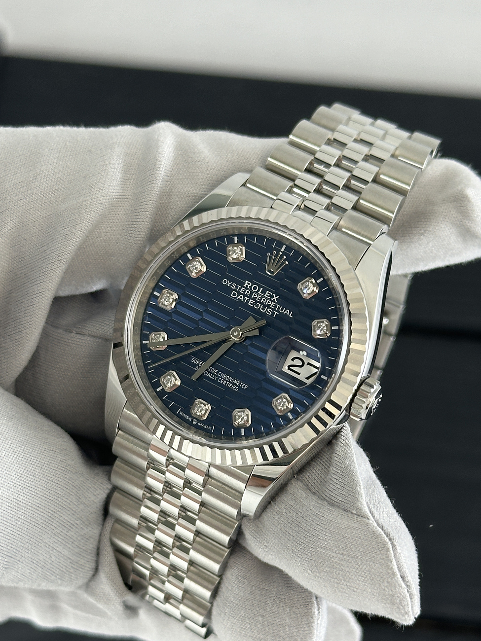 Часы Rolex  Datejust 36Mm Steel & White Gold Blue Fluted Motif Dial Diamonds  126234