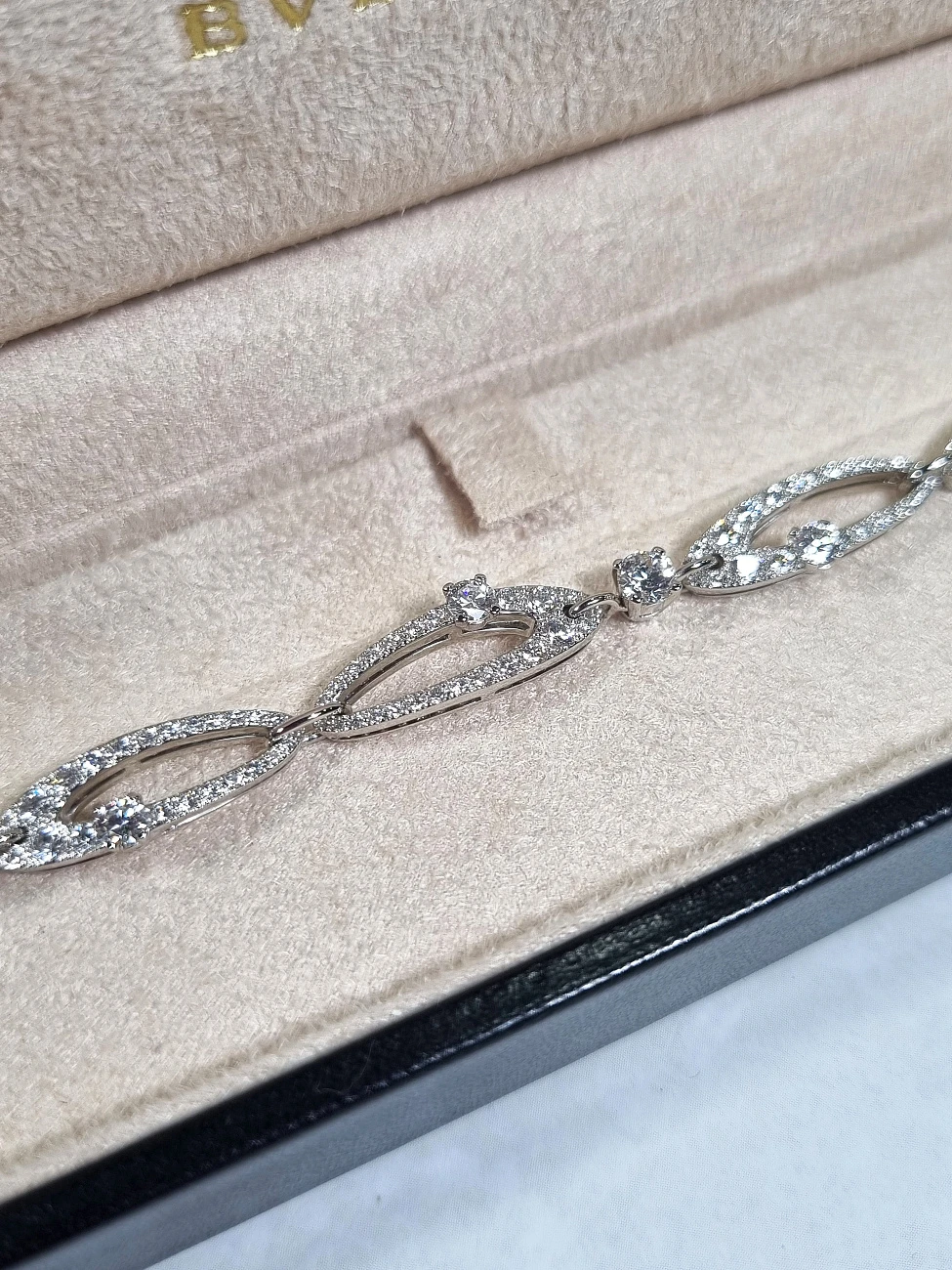 Украшение Bvlgari  Elisia Diamond White Gold Bracelet   