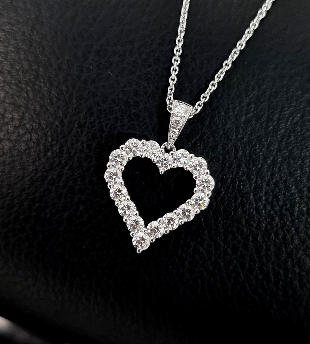 Украшение Graff  Подвеска Diamond Heart Silhouette  RGP048 