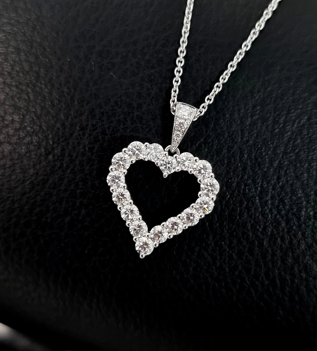 Украшение Graff  Diamond Heart Silhouette Pendant  RGP048 