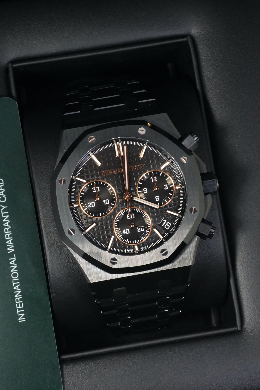 Часы Audemars Piguet  Royal Oak Selfwinding Chronograph Black Ceramic  26240CE.OO.1225CE.02