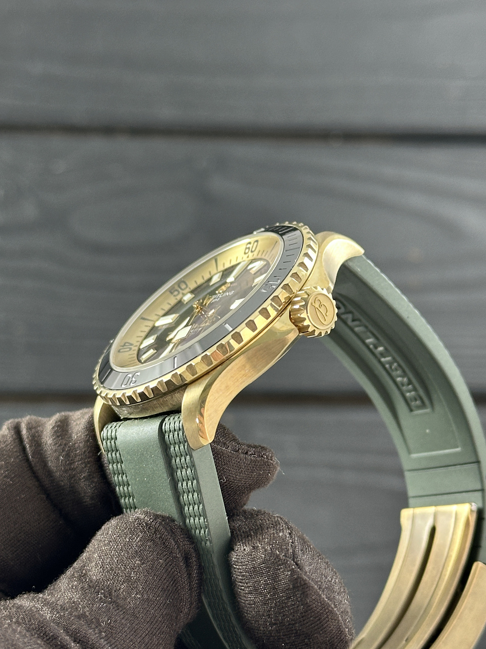 Часы Breitling  Superocean Automatic 42 Bronze  N17375201L1S1