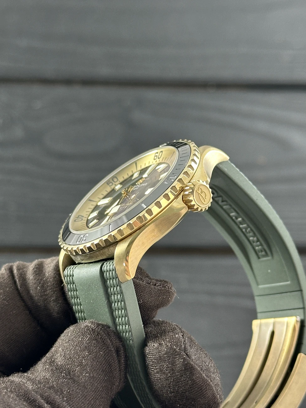 Часы Breitling  Superocean Automatic 42 Bronze  N17375201L1S1