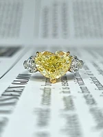 Украшение GIA  Кольцо 5,30 ct. Fancy Yellow/Si1 (Heart Diamond)   