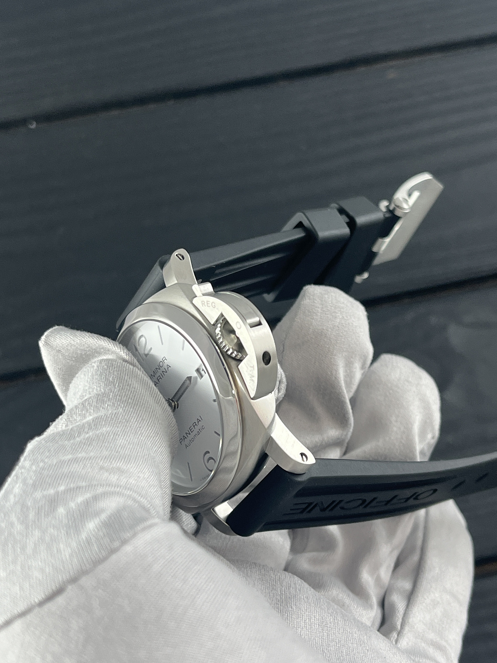 Часы Panerai  Luminor Quaranta 40 Mm  PAM01371