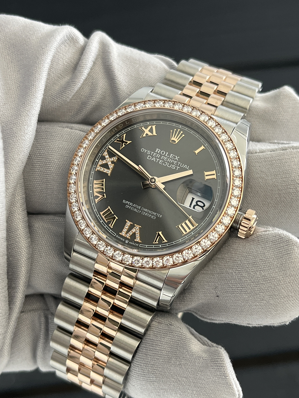 Часы Rolex  Oyster Perpetual Datejust 36 Mm Everose Gold And Factory Diamonds  126281rbr