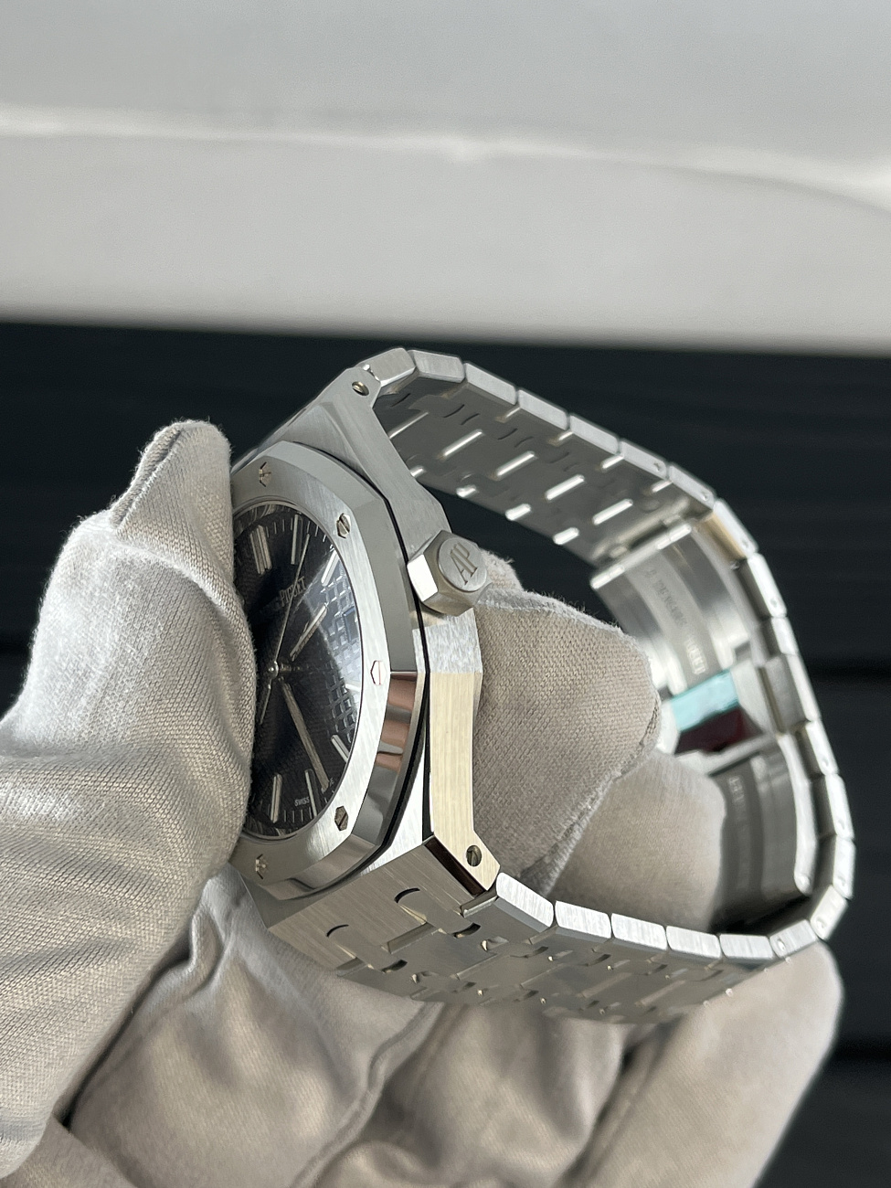 Часы Audemars Piguet  Royal Oak 37 Mm Blue Dial  15550ST.OO.1356ST.06