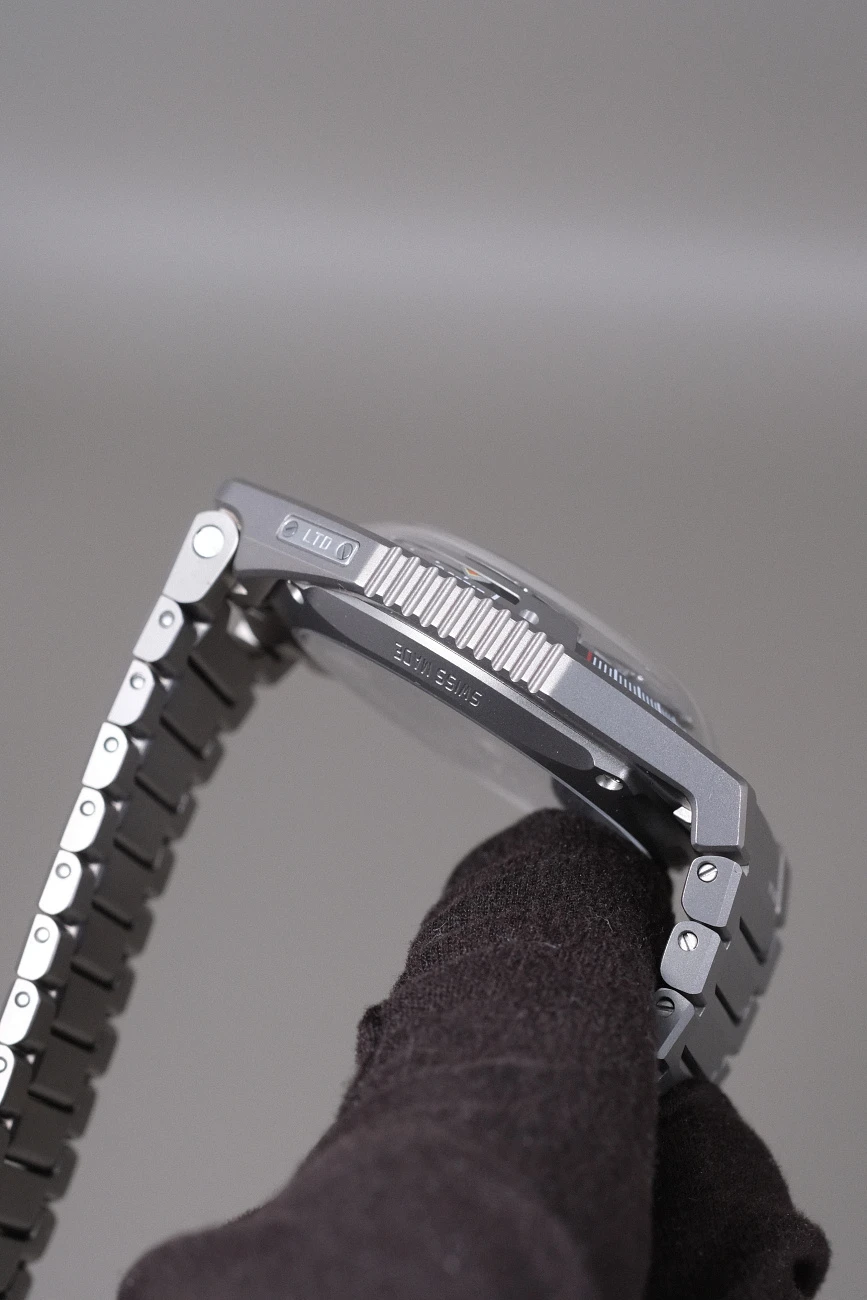 Часы Urwerk  Urwerk Ur-100V Magic T  UR-100 V Magic T