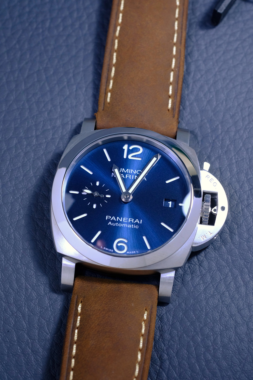 Часы Panerai  Luminor Quaranta  PAM02370