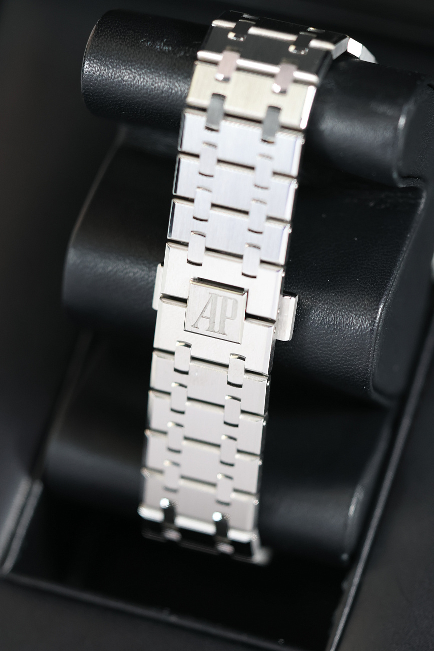 Часы Audemars Piguet  Royal Oak Selfwinding 41Mm Black Dial  15510ST.OO.1320ST.07