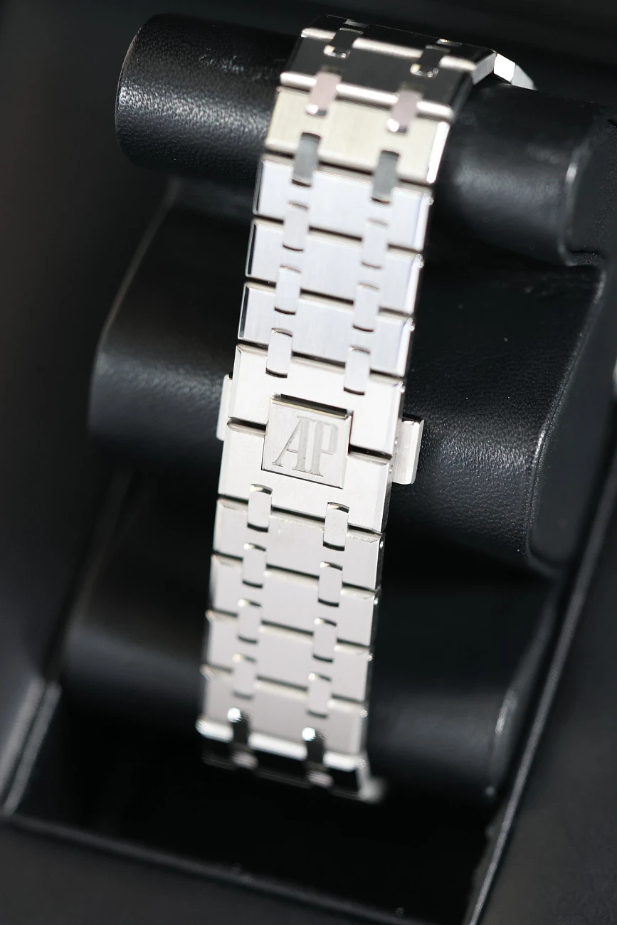 Часы Audemars Piguet  Royal Oak Selfwinding 41Mm Black Dial  15510ST.OO.1320ST.07