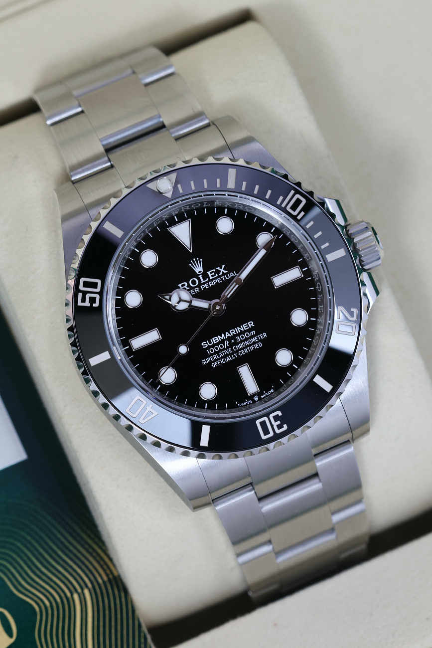 Часы Rolex  Submariner No Date Steel  124060