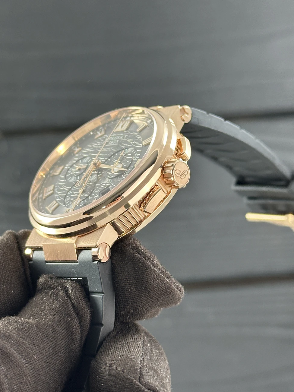 Часы Breguet  Marine Chronograph Rose Gold Dark Dial  5527BR/G3/5WV