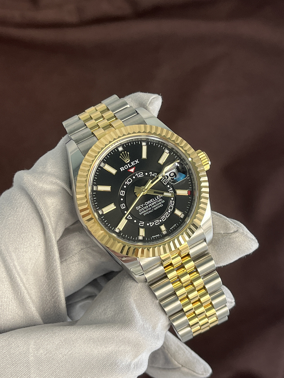 Часы Rolex  Sky-Dweller 42Mm Steel And Yellow Black Dial 2023  326933