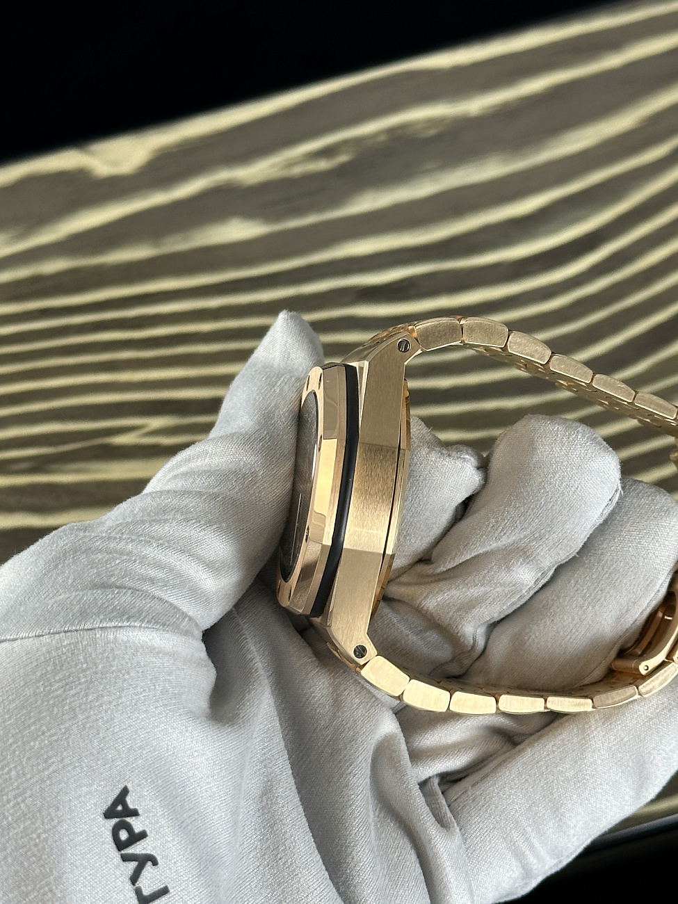 Часы Audemars Piguet  Royal Oak Offshore Chronograph 42Mm  26470OR.OO.1000OR.01 