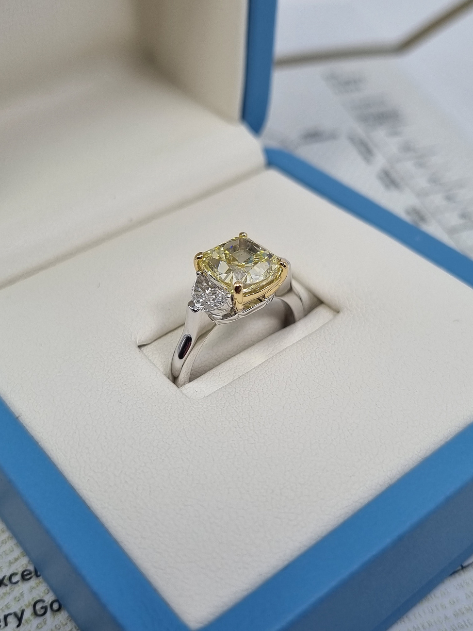 Украшение NO NAME  Кольцо С Бриллиантом 3,52 Ct. Fy/Vs2   