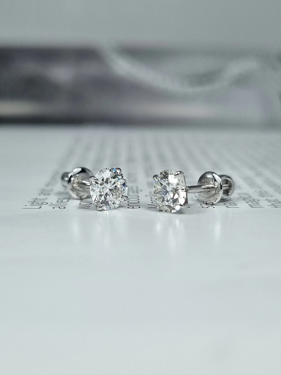 Украшение GIA  Серьги с бриллиантами 0,77/0,77 ct. G/VS1 (3 excellent) "Lucky Number"   