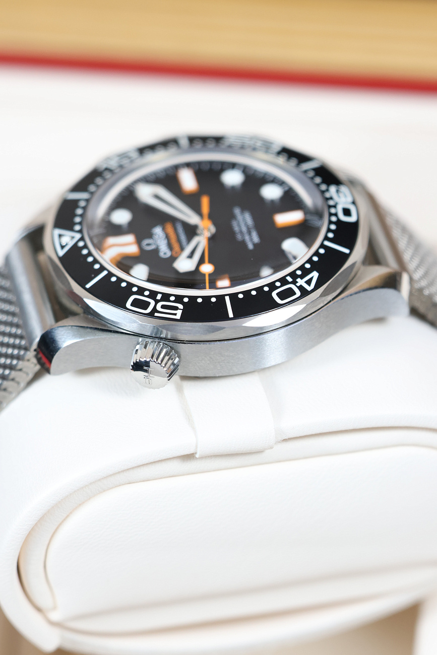 Часы Omega  SEAMASTER DIVER 300M 42 mm Steel  210.30.42.20.01.018