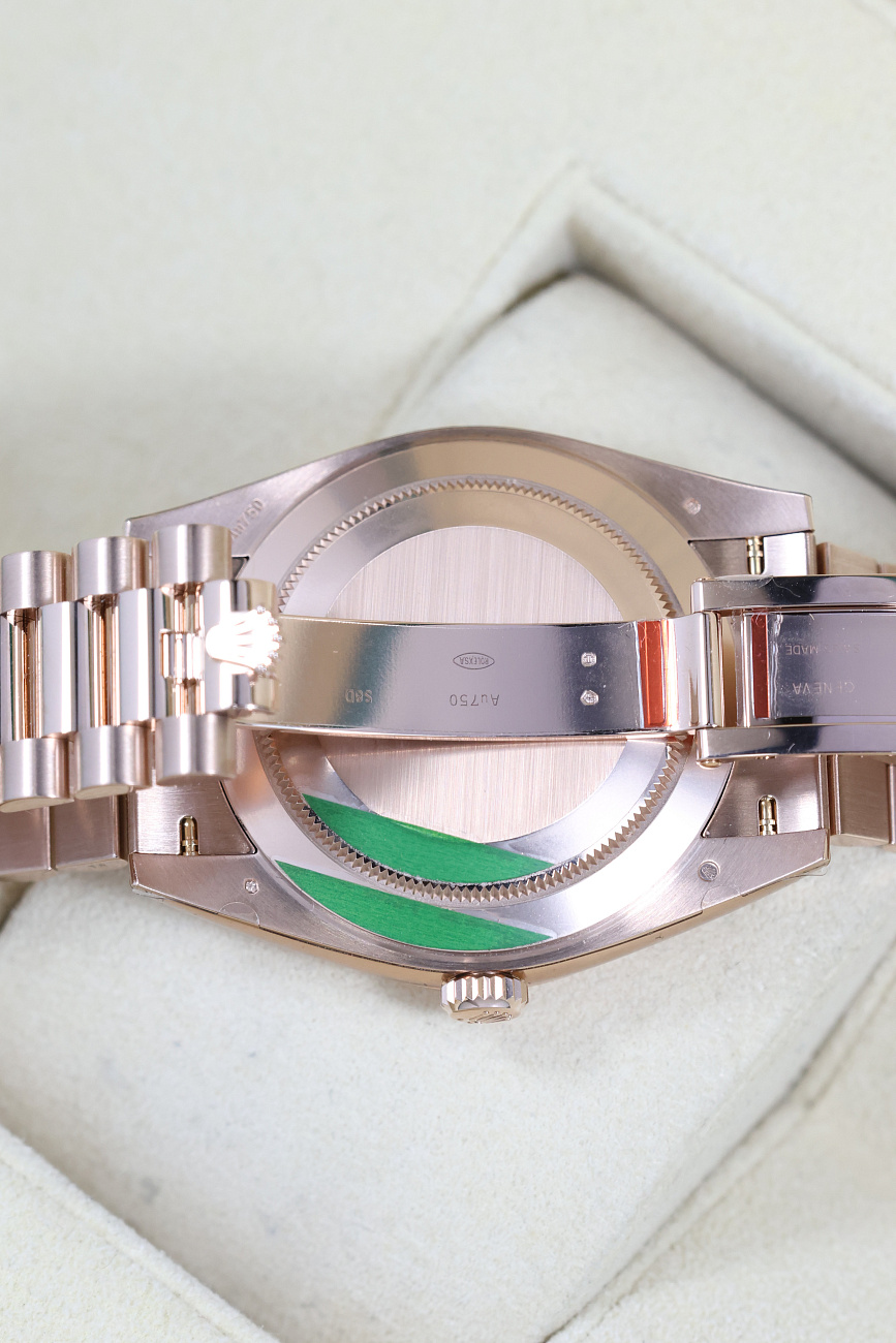 Часы Rolex  Oyster Day-Date 40 Chocolate Dial  228235-0003