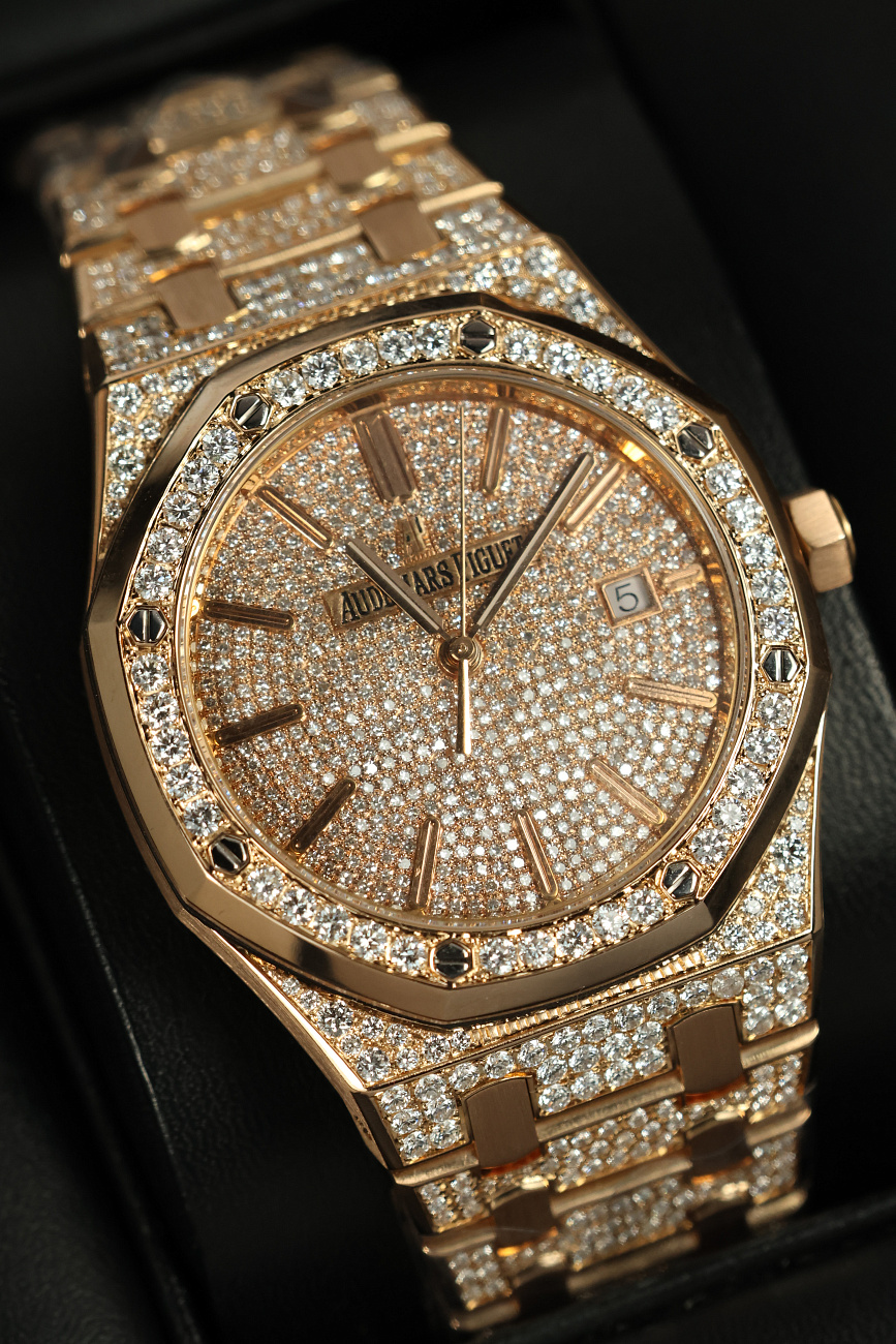 Часы Audemars Piguet  Royal Oak Custom Diamonds 41mm  15400OR