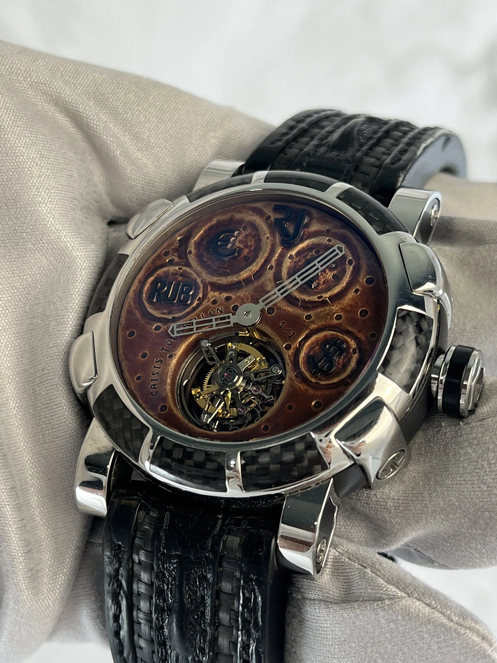 Часы Romain Jerome  Tourbilion Rusted Steel T-Oxy Iii Tourbillon Black Extreme  TO.MO.CRISIS.F1.11BB.00