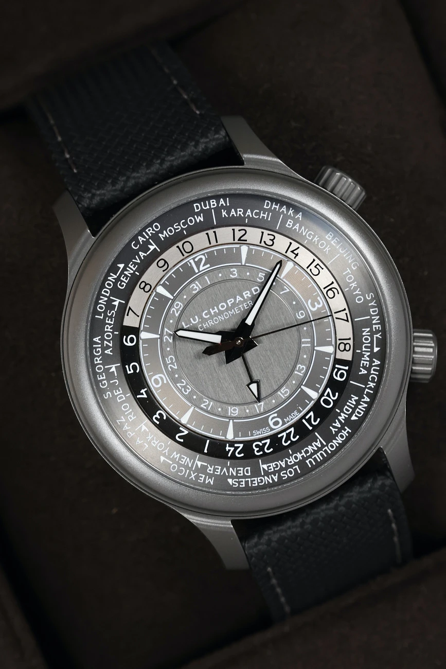 Часы Chopard  L.U.C Time Traveler One Black  168574-3008 
