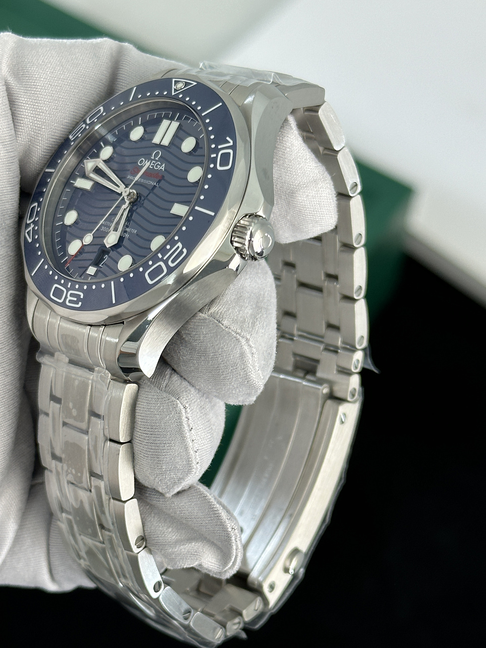 Часы Omega  Seamaster Diver 300M Co‑Axial Master Chronometer 42 Mm  210.30.42.20.01.002