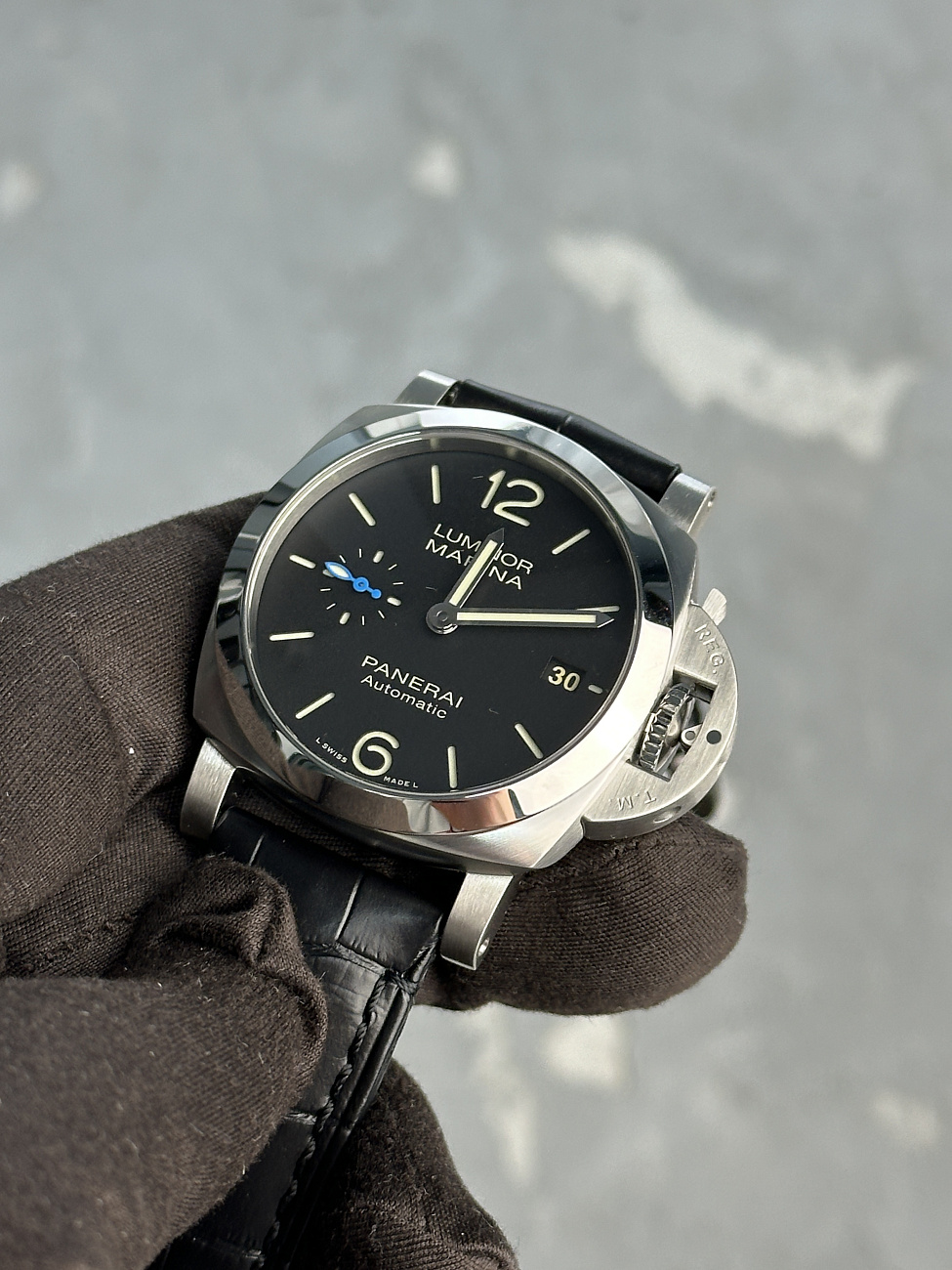Часы Panerai  Luminor Quaranta  PAM01372