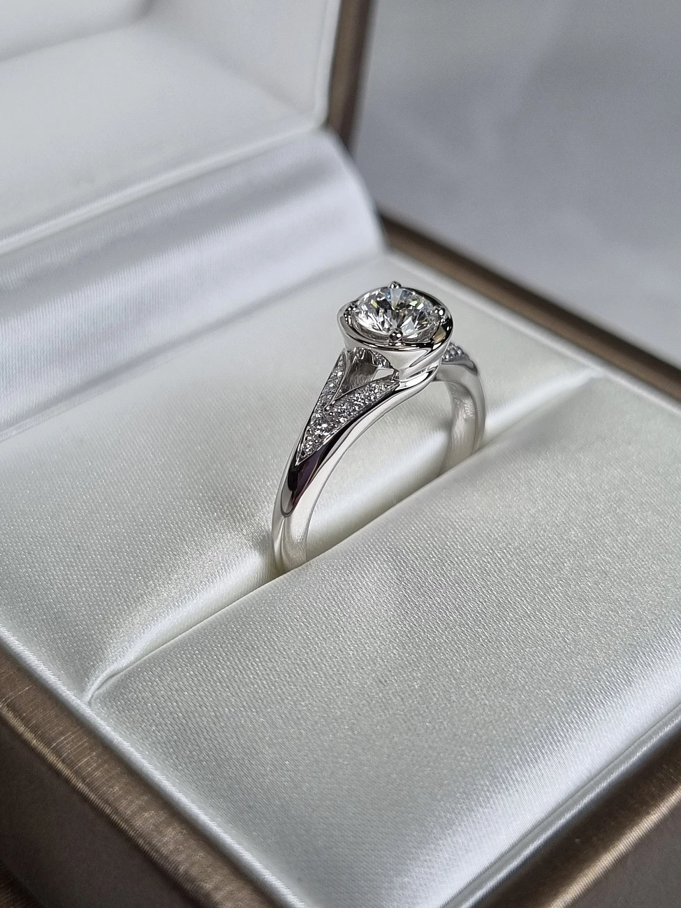 Украшение Bvlgari  Incontro D'amore Ring 0,52 Ct. D/Vvs2  352259 