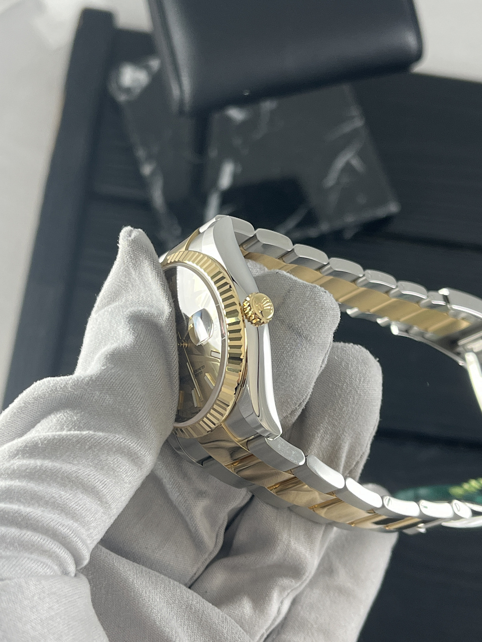 Часы Rolex  Datejust Champagne Palm Motif Dial  126233-0038