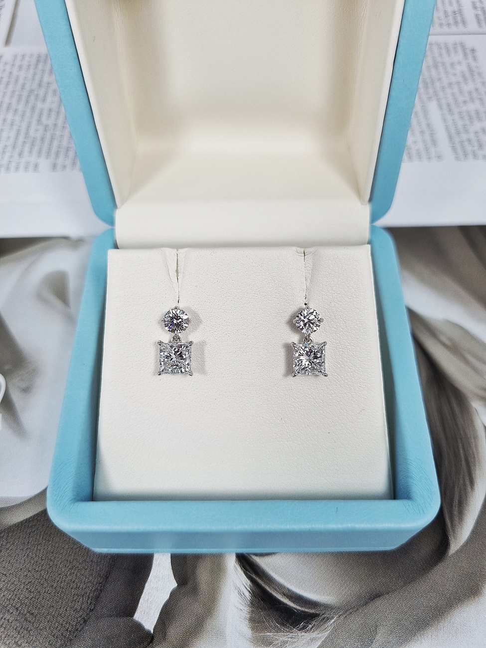 Украшение GIA  Серьги с бриллиантами "Princess Cut"   