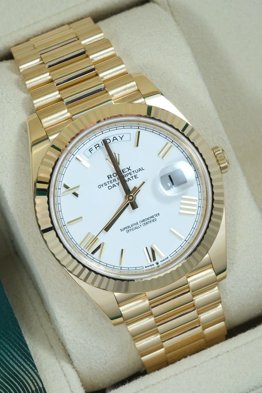 Часы Rolex  Day-Date 40 Yellow Gold White Dial  228238